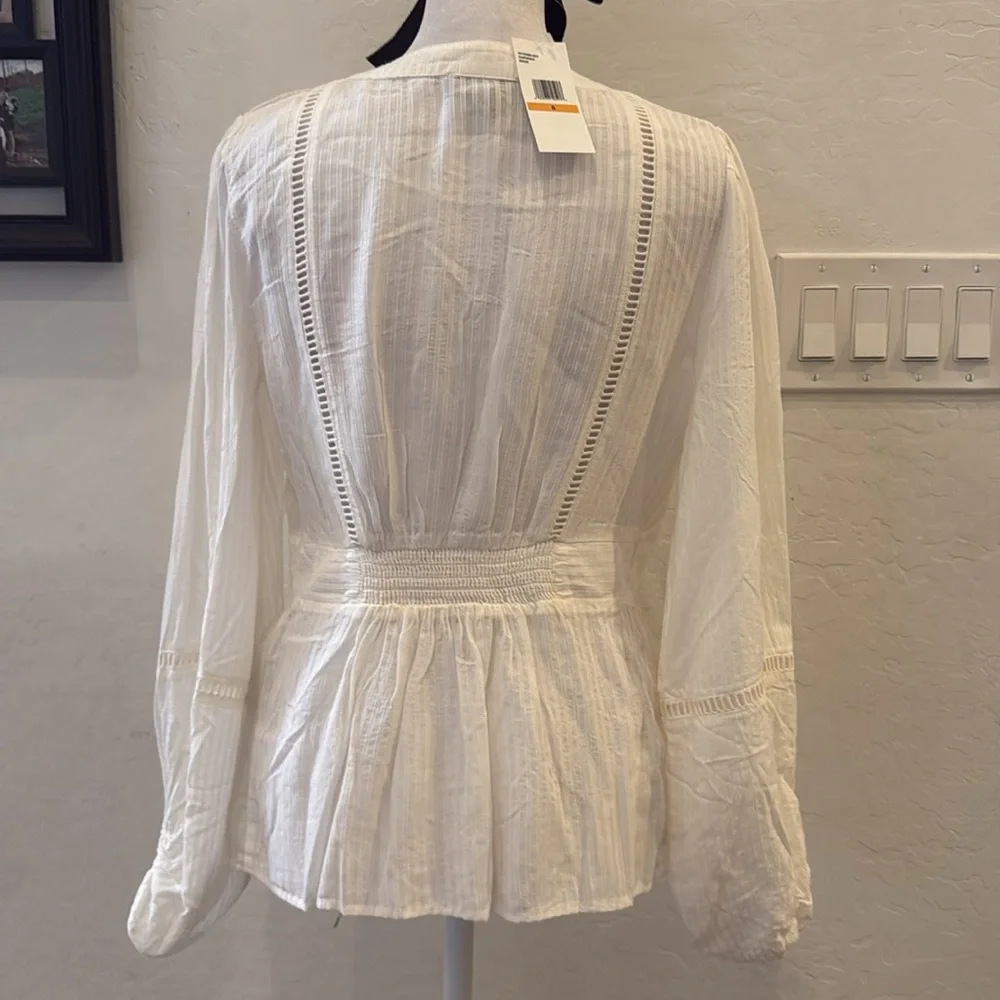 JESSICA SIMPSON | ✨NEW✨ Long Sleeve White Pleated Peplum Blouse in Gardenia - Picture 6 of 8
